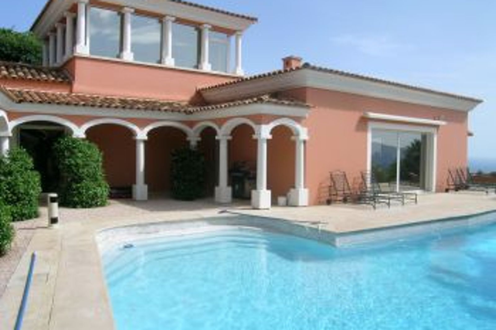 Stunning Italian style chateau in Super Cannes