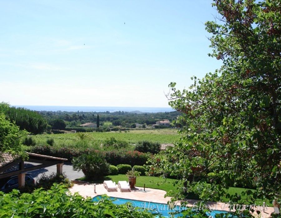 A lovely Provencal property in the Sainte Anne area of Saint Tropez 3