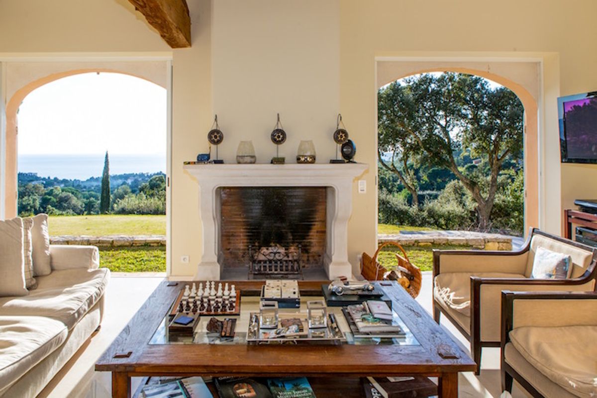 Breathtaking views, tranquility and a beautiful house in Girago