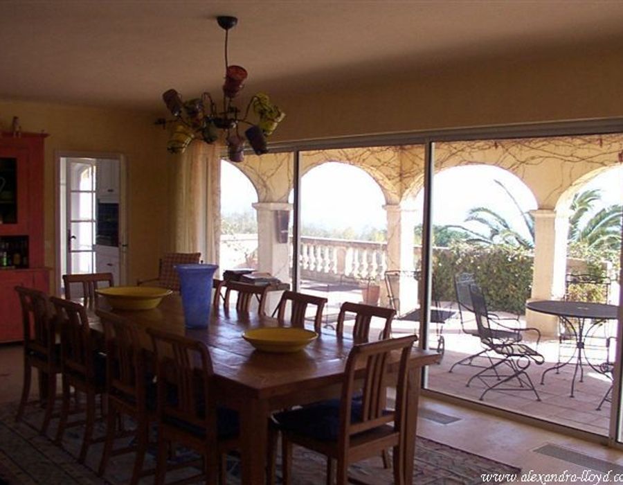 Stunning property in a private domain 3