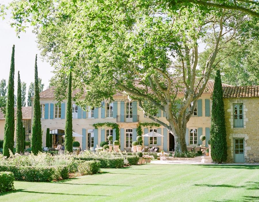An Exceptional Private Estate close to Avignon 1