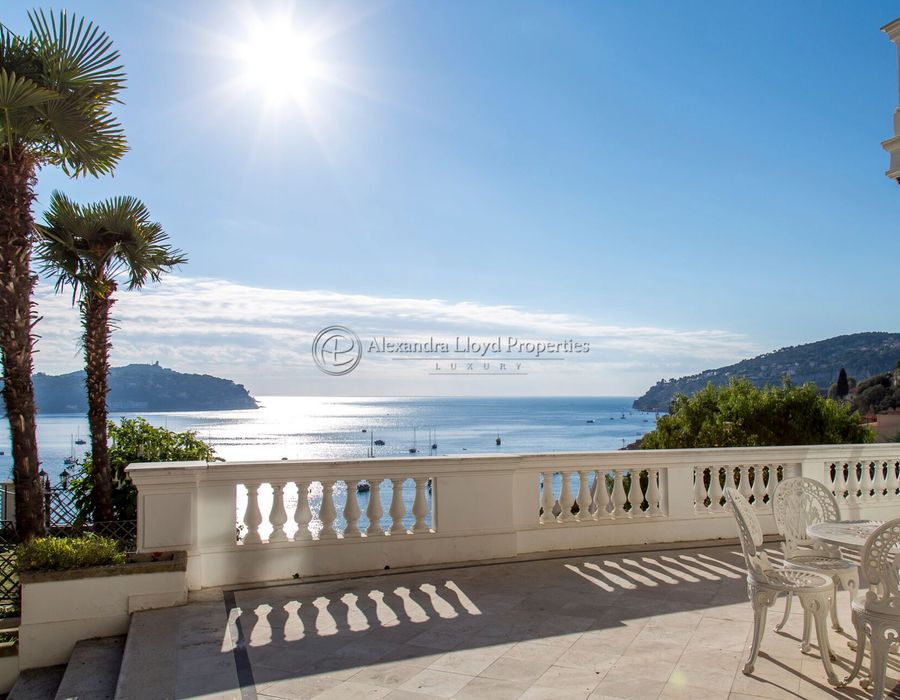 A beautiful Belle Epoque villa in Villefranche sur Mer with sea views 2