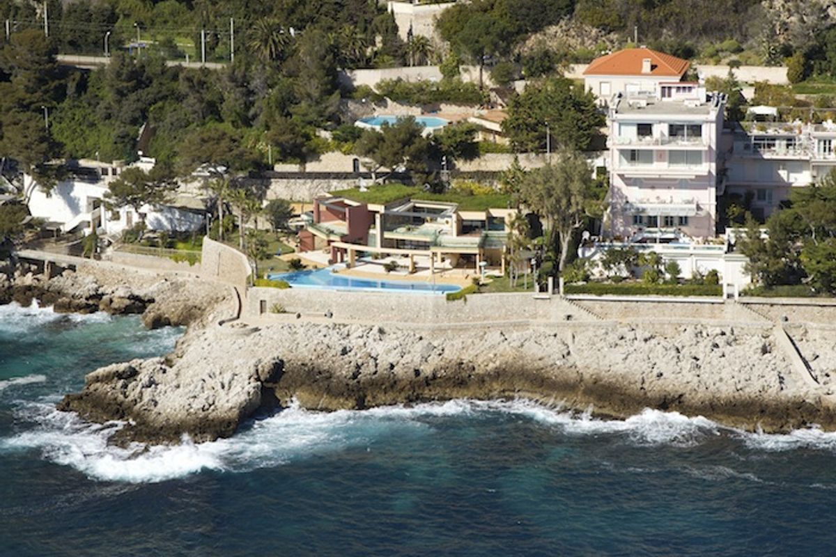 Contemporary and unique waters edge property in Cap d'Ail