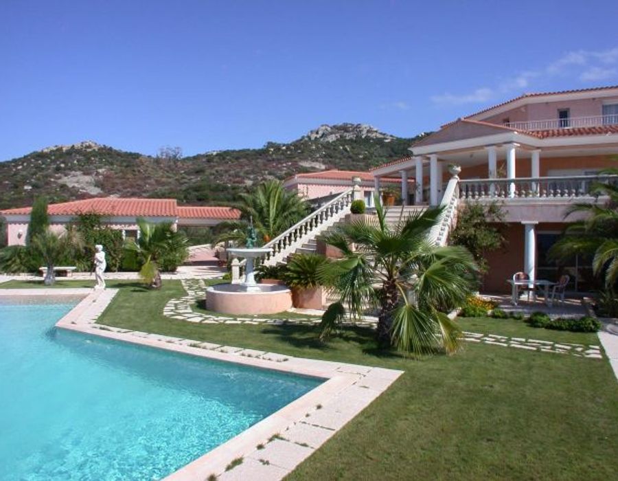 Impressive villa overlooking the bay of Calvi 6