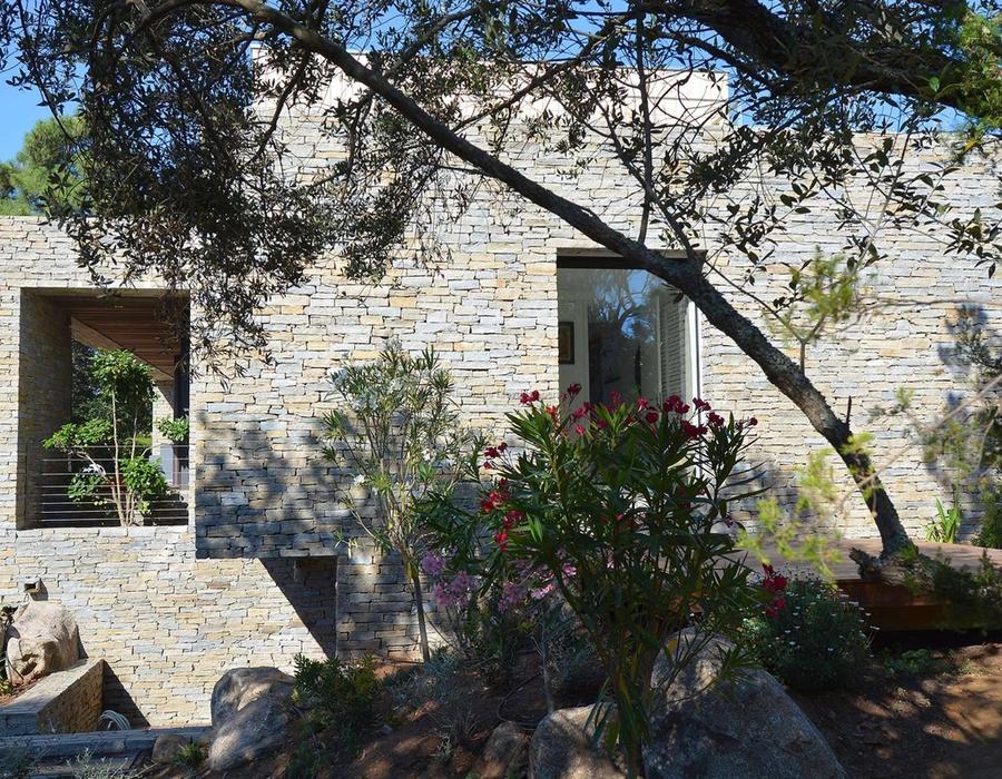 A fabulous designed villa in a fabulous location, Palombaggia Beach, Porto Vecchio 3