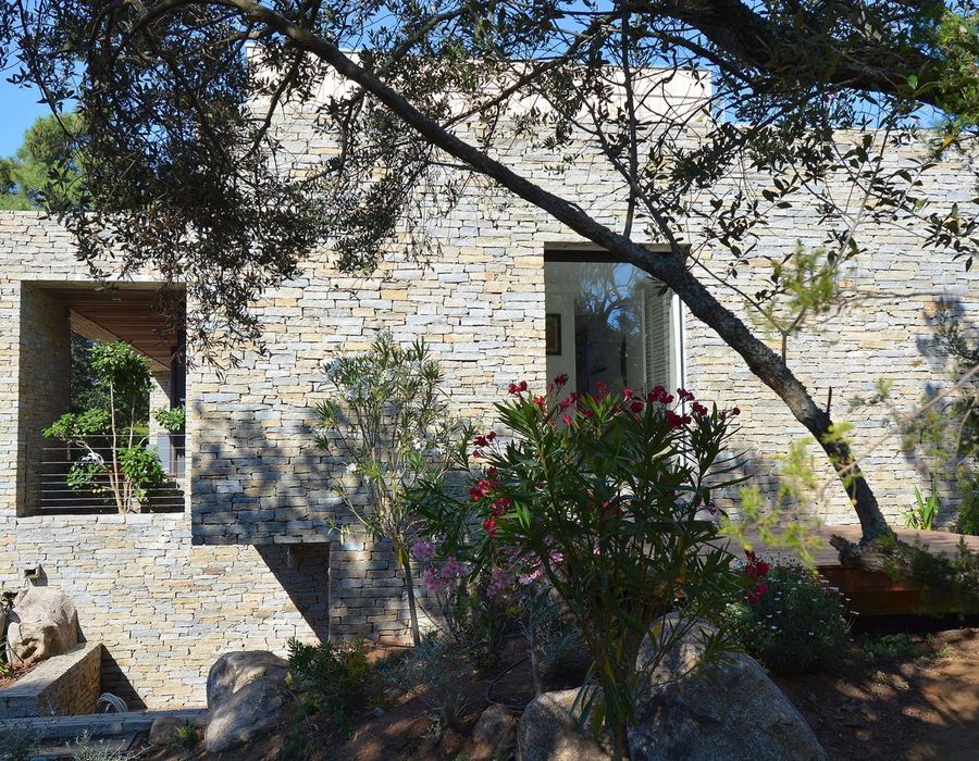 A fabulous designed villa in a fabulous location, Palombaggia Beach, Porto Vecchio 3