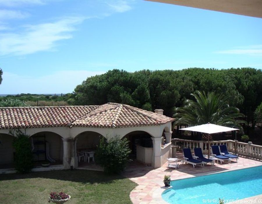 Charming property walking distance to the famous Nikki Beach 4