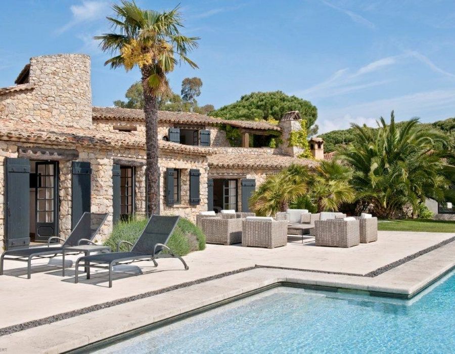 Only a few minutes from the village and Pampelonne beaches 2