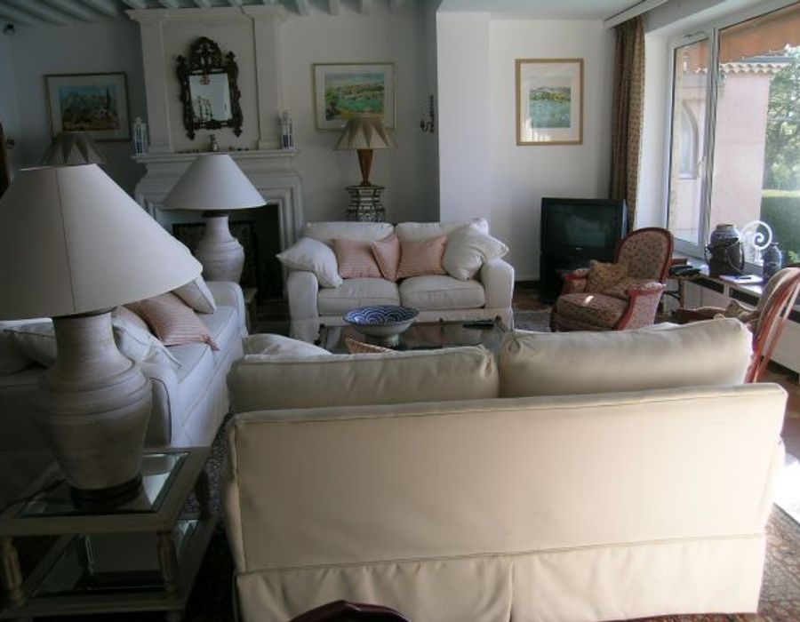 A wonderful waters edge location on the Cap Ferrat 6