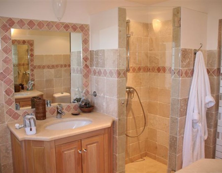 Superb newly built property in the Quartier des Carles, Saint Tropez 2