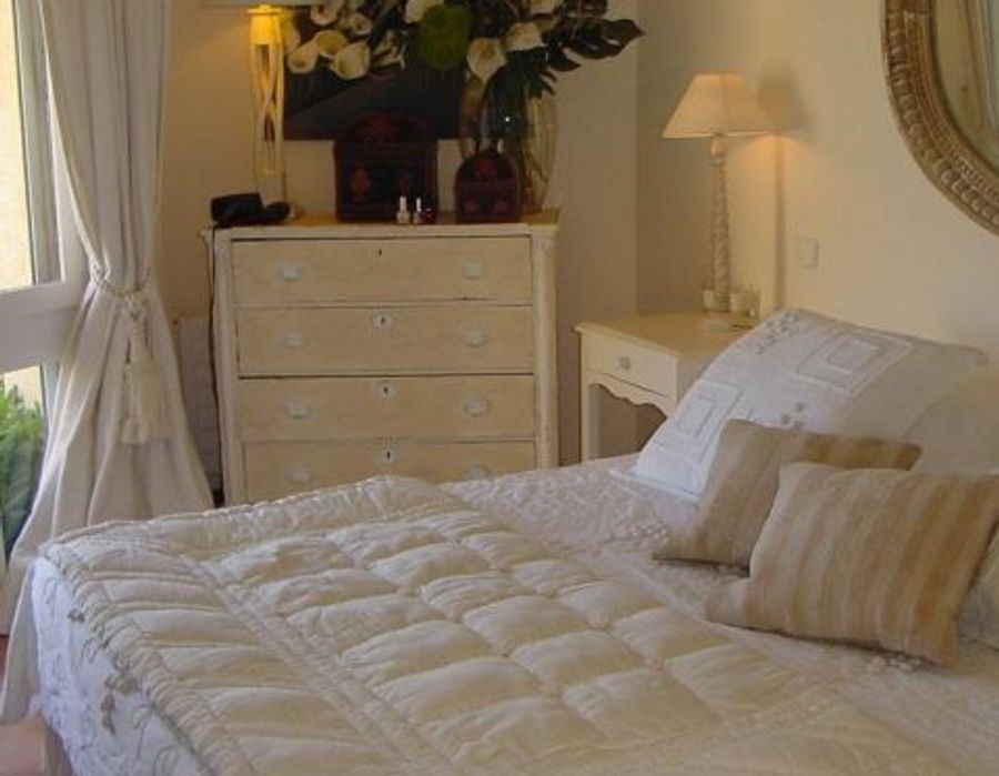 Charming villa with a lovely interior in Ramatuelle 2