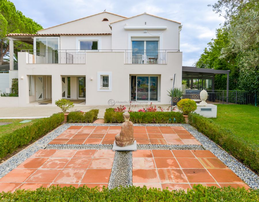 Lovely family home for rent in Cannes 3