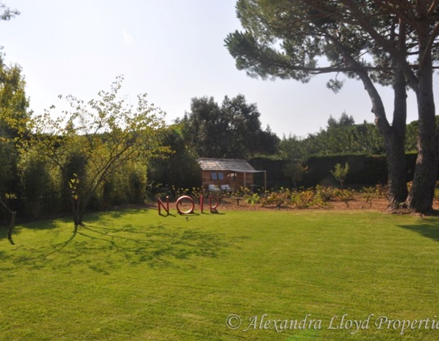 Charming Provencal property located close to Salins Beach, Saint Tropez 1