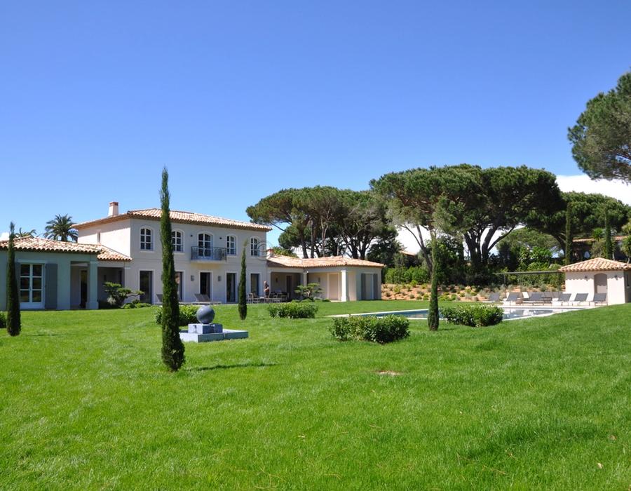 Modern family home for rent in les Parcs de Saint Tropez 1