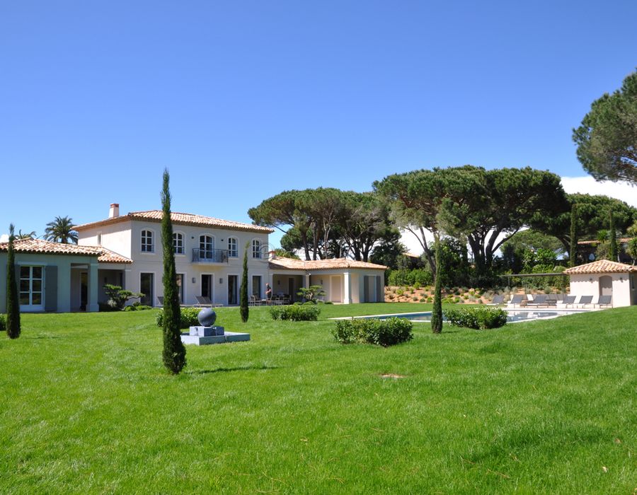 Modern family home for rent in les Parcs de Saint Tropez 1