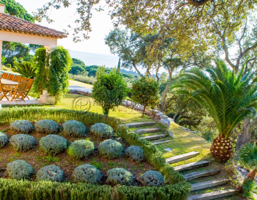 Breathtaking views, tranquility and a beautiful house in Girago 2