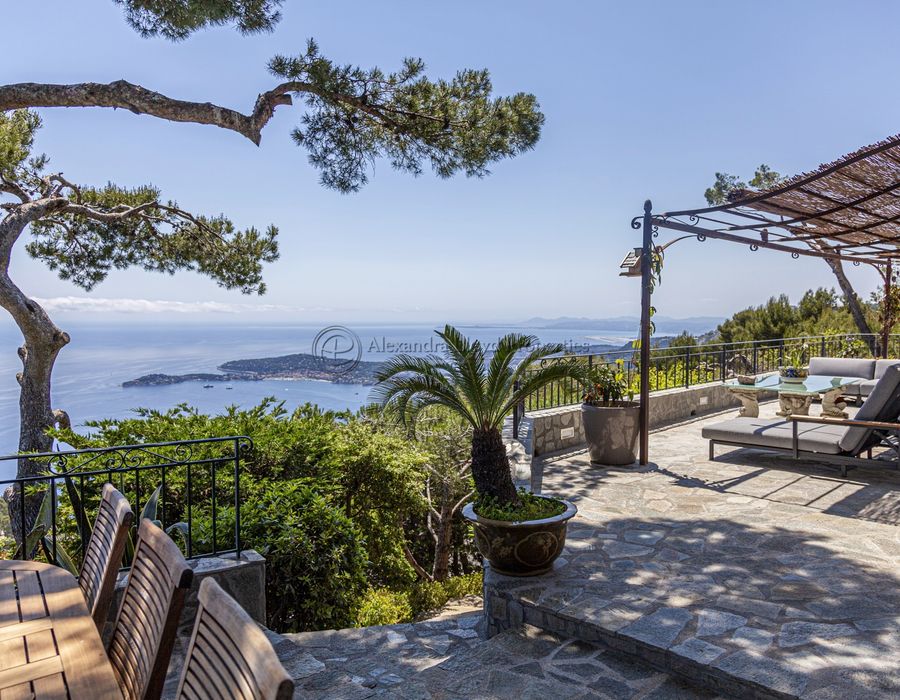 Stunning views from this charming property in Eze 4