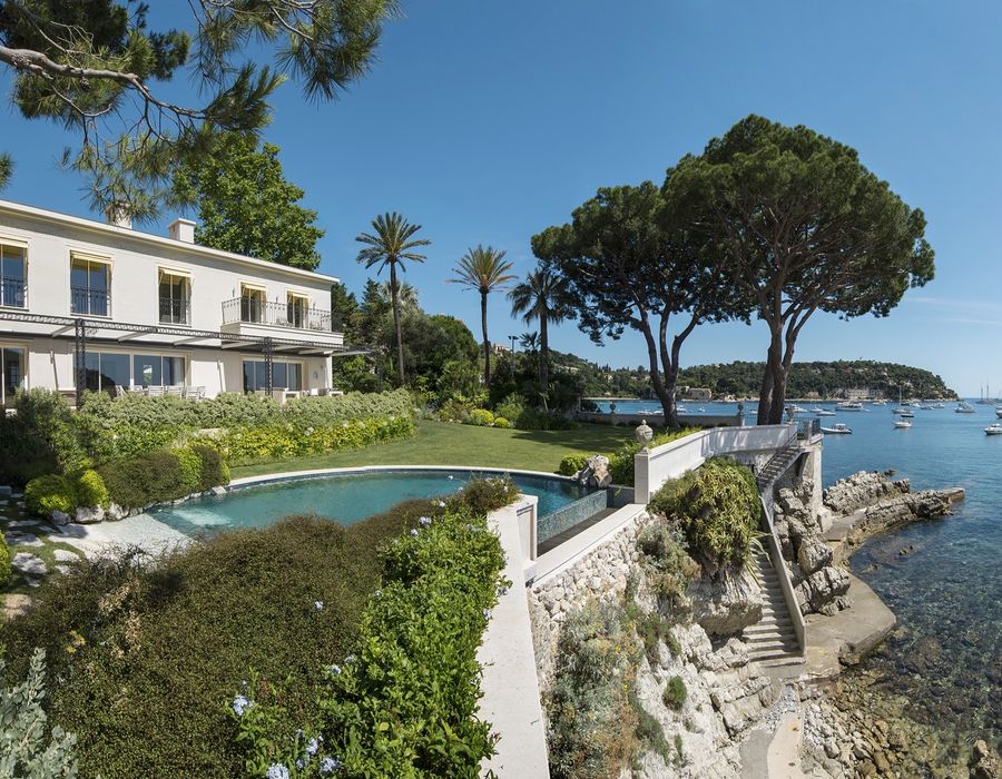 A five star location and a five star ultra luxury villa located on the water front in Saint Jean Cap Ferrat 1