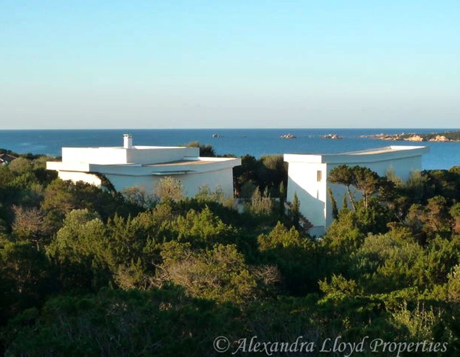 Situated in Pianottoli-Caldarello, South Corsica 1