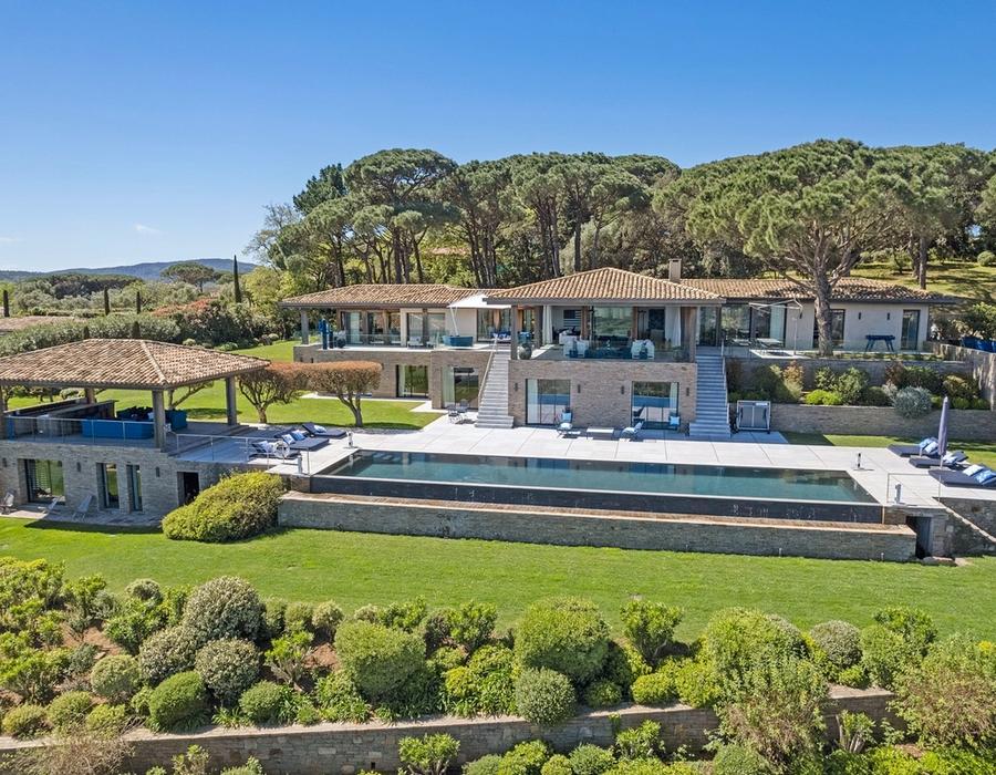 A spectacular, contemporary villa located in Bellevue, Saint Tropez 1