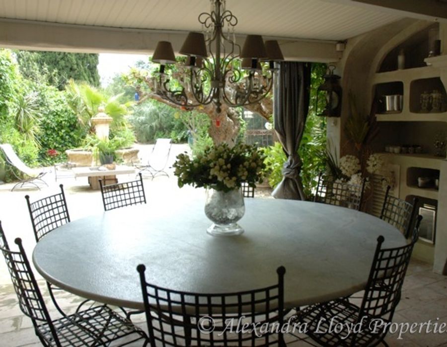 Bastide provençale for sale in St Tropez 2