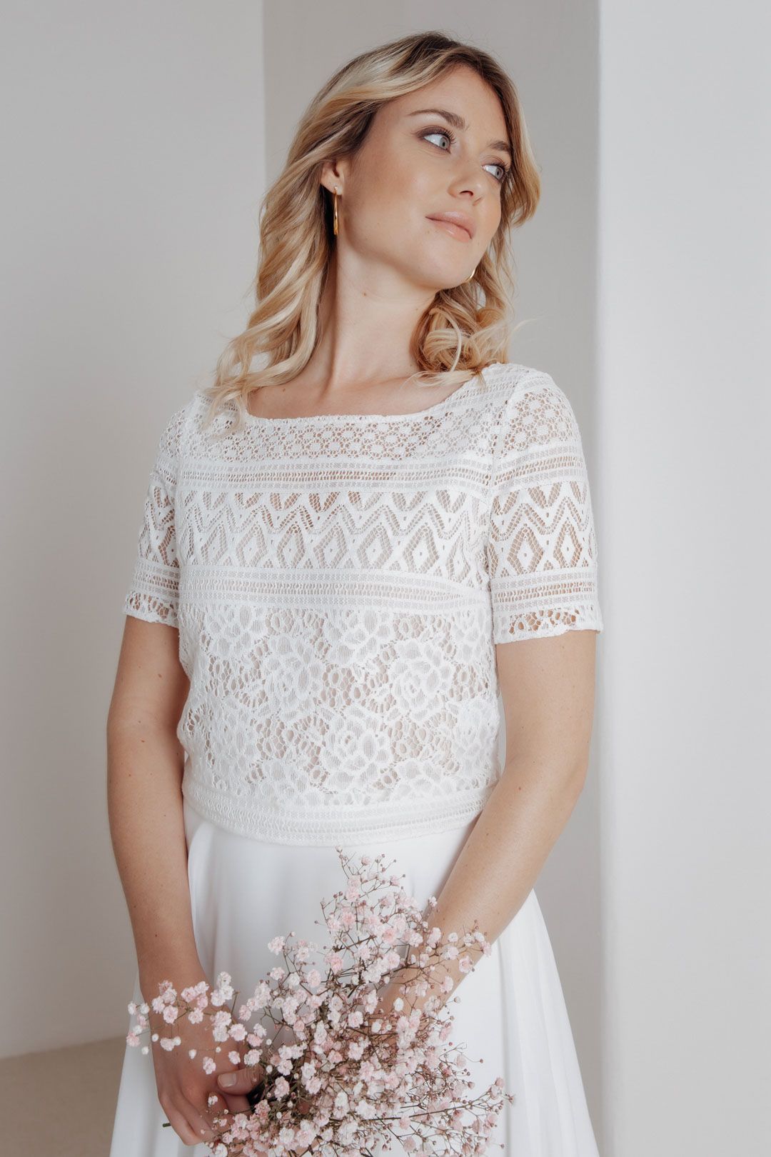 White Boho Lace Bridal Topper – Violet noni