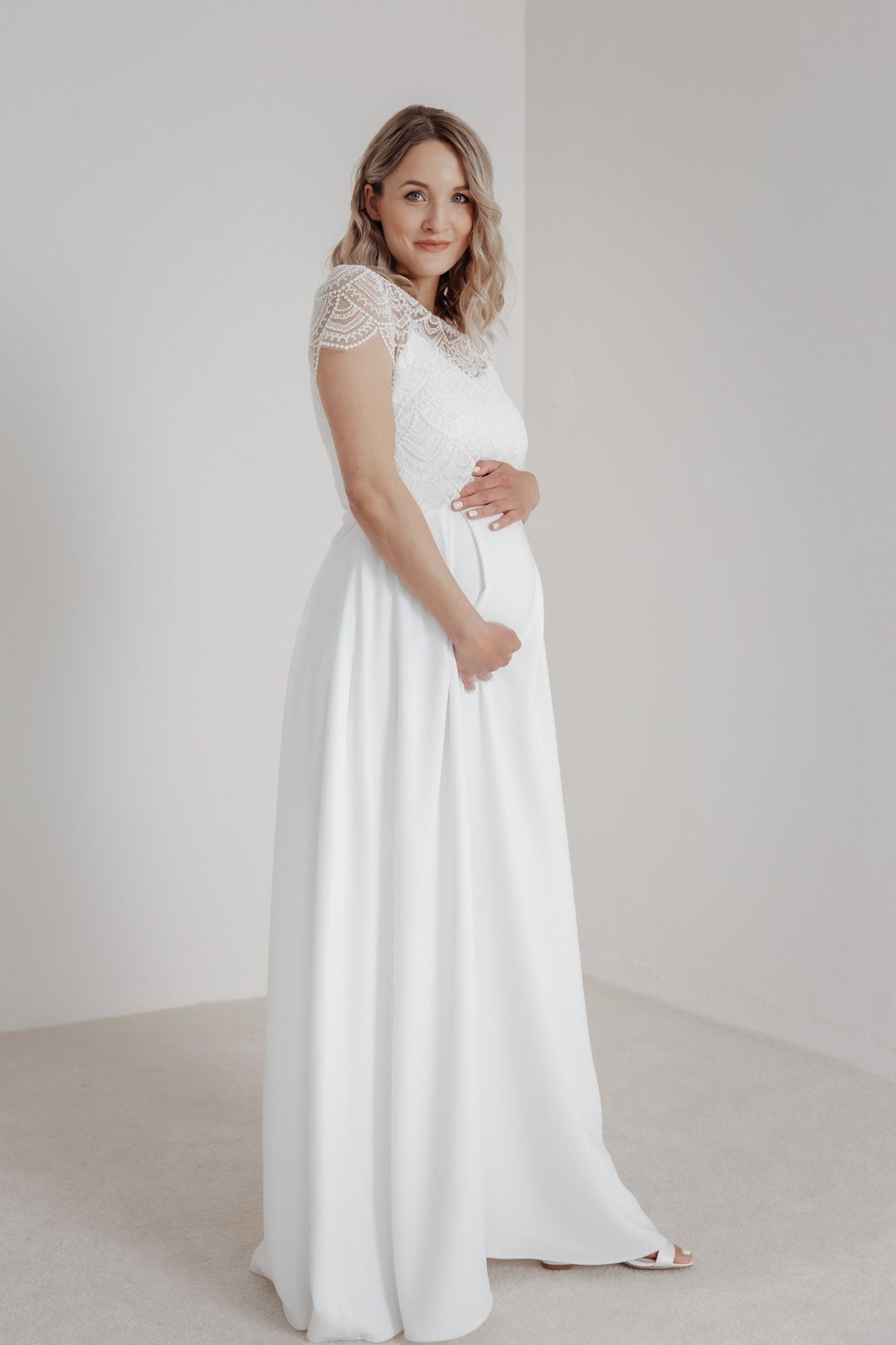 Kurzarm-Braut Top aus Vintage-Spitze in Ivory, Niah noni mit langem Rock