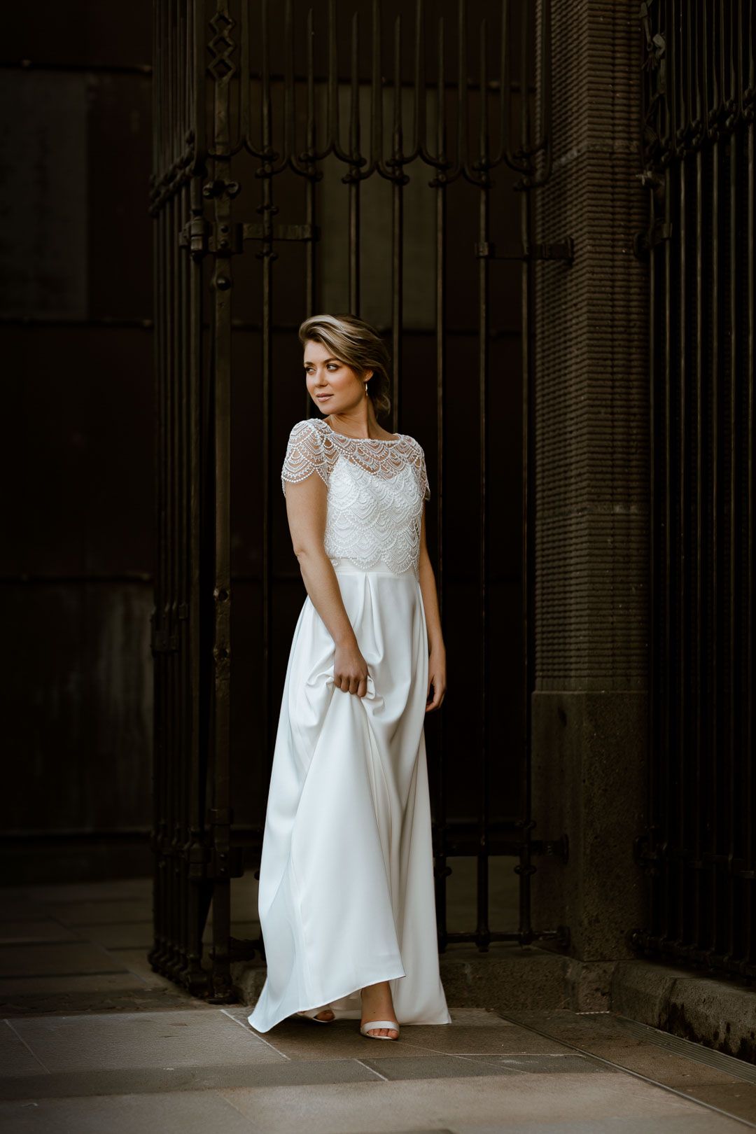 Kurzarm-Braut Top aus Vintage-Spitze in Ivory, Niah noni mit langem Rock