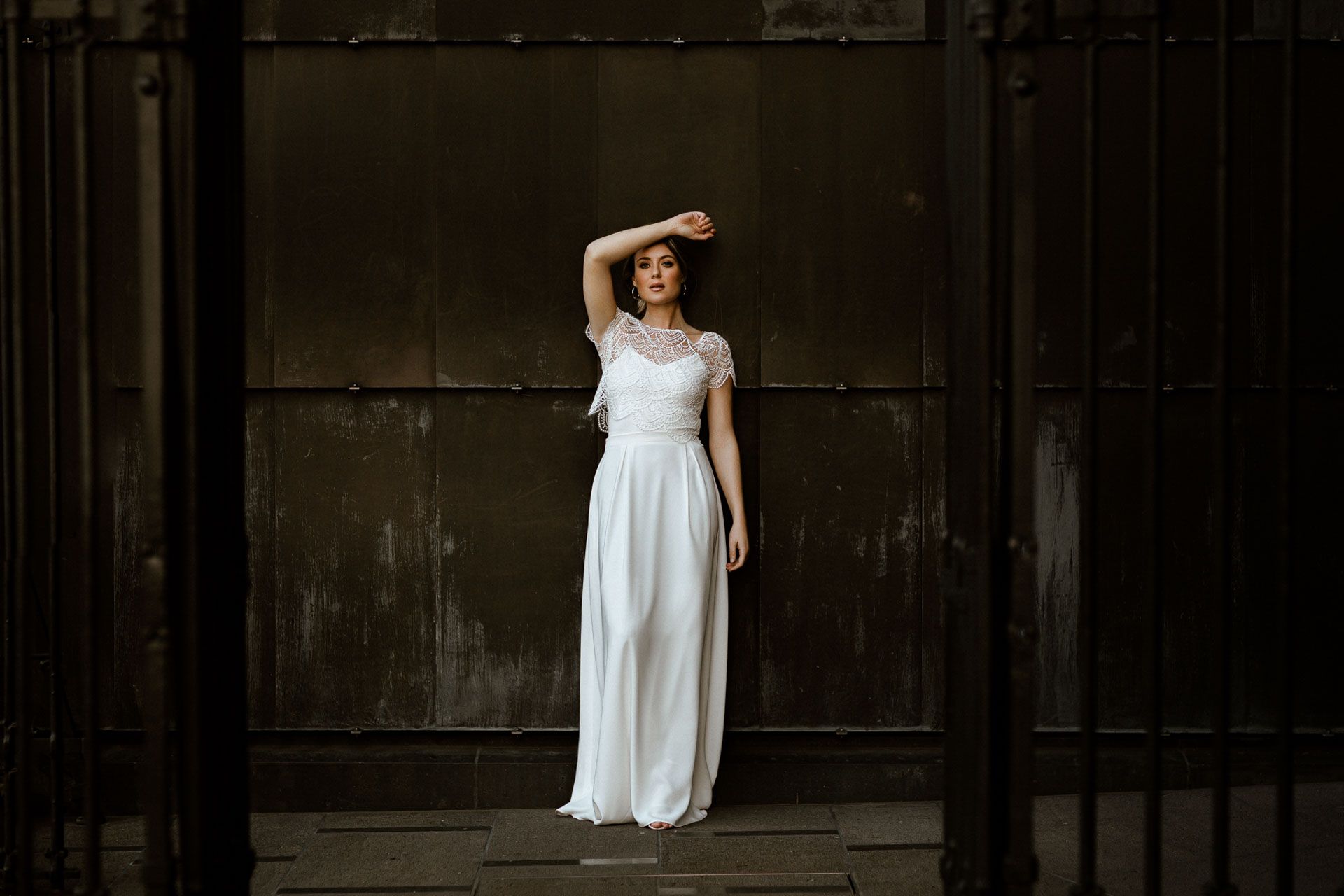 Kurzarm-Braut Top aus Vintage-Spitze in Ivory, Niah noni mit langem Rock