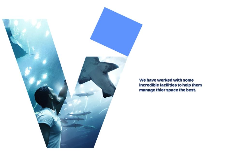 The Vantix V filled with a photo of a diver in an aquarium