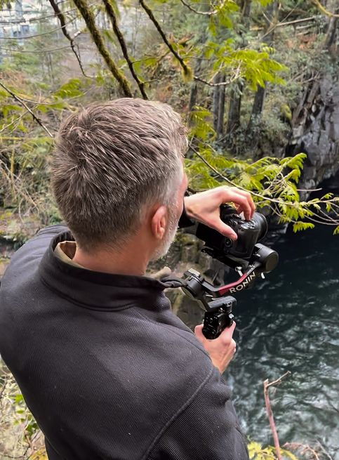 Filming the canyon river with a stabilised camera