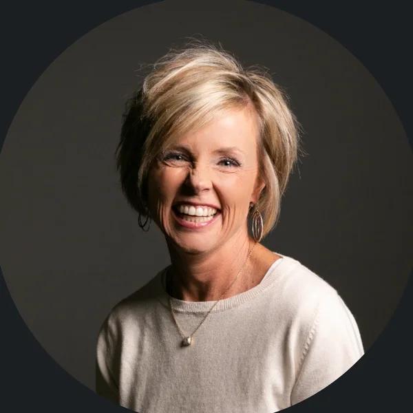 Dee Holloman