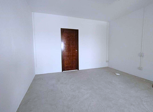 อาคารพาณิชย์ 3.5 ชั้น 1 คูหา 9