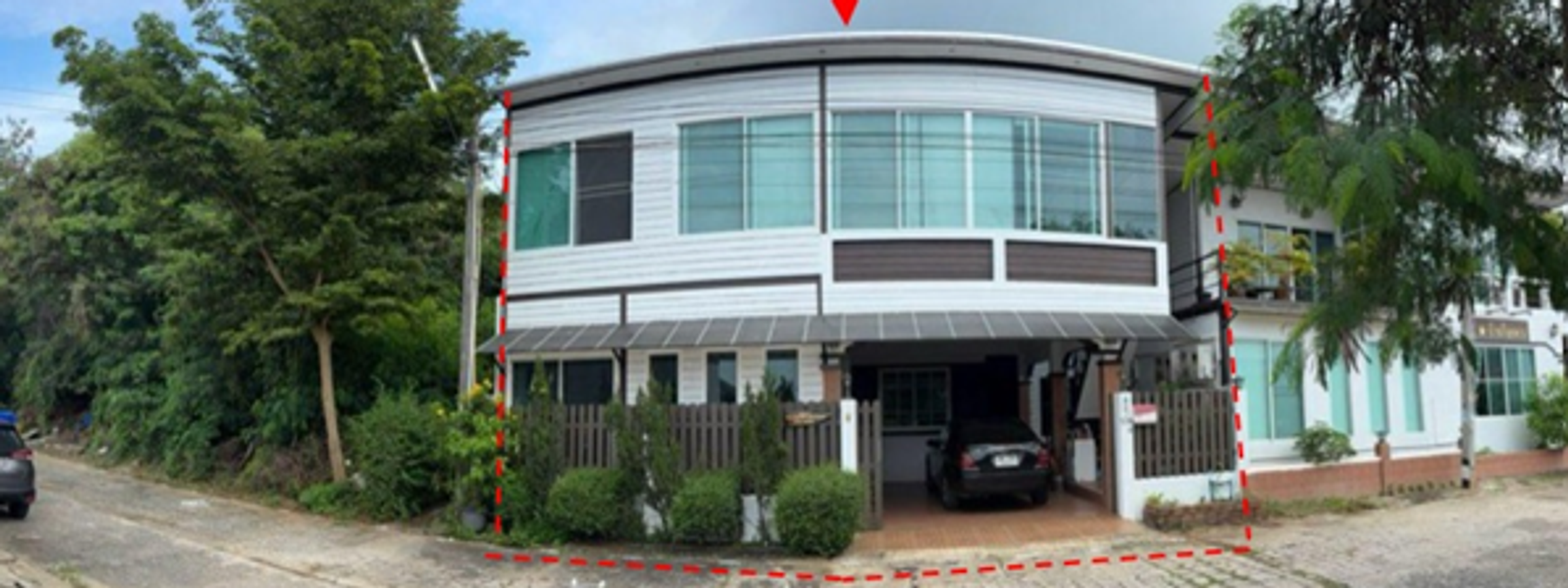 ที่ดินพร้อมสิ่งปลูกสร้าง