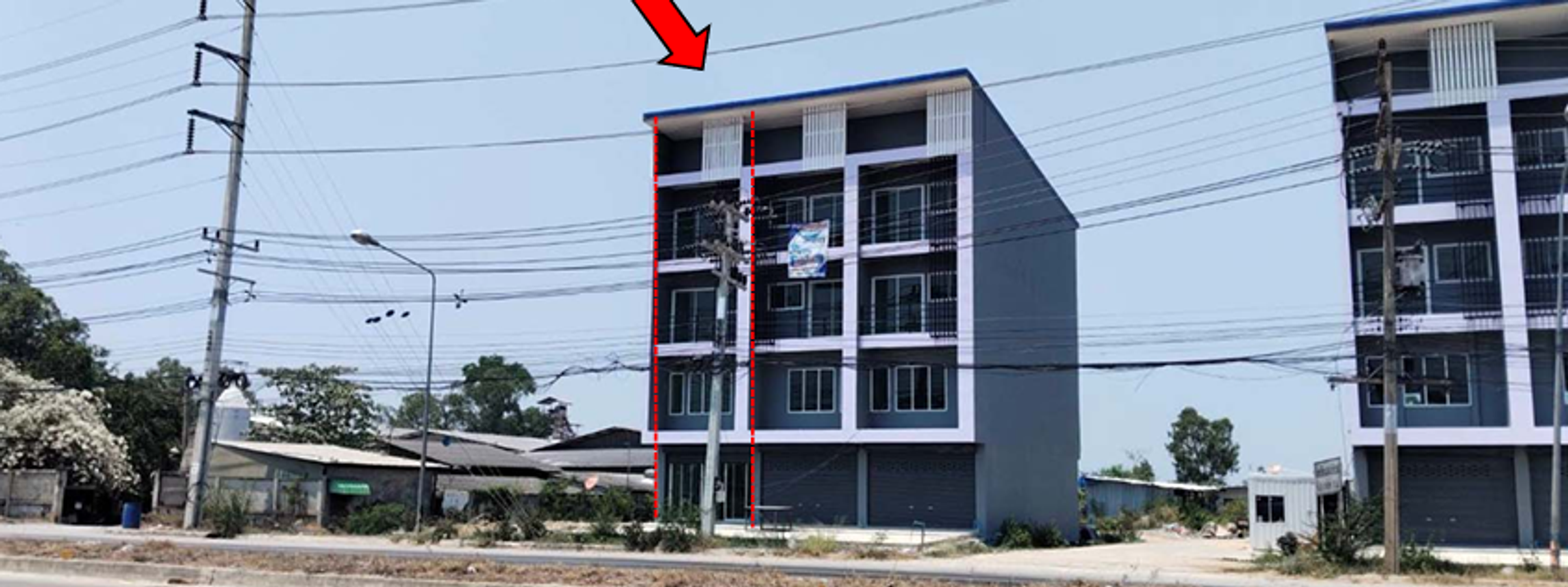อาคารพาณิชย์ 3.5 ชั้น 1 คูหา