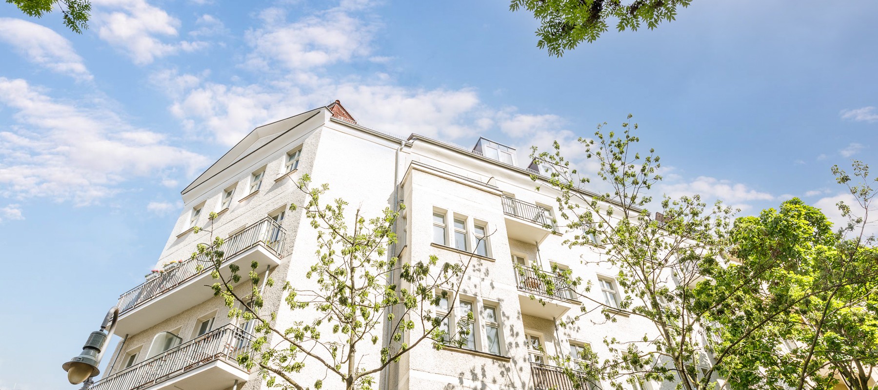 Schöner Jugendstil-Altbau am Helmholtzplatz in Prenzlauer Berg Schöner Jugendstil-Altbau am Helmholtzplatz in Prenzlauer Berg