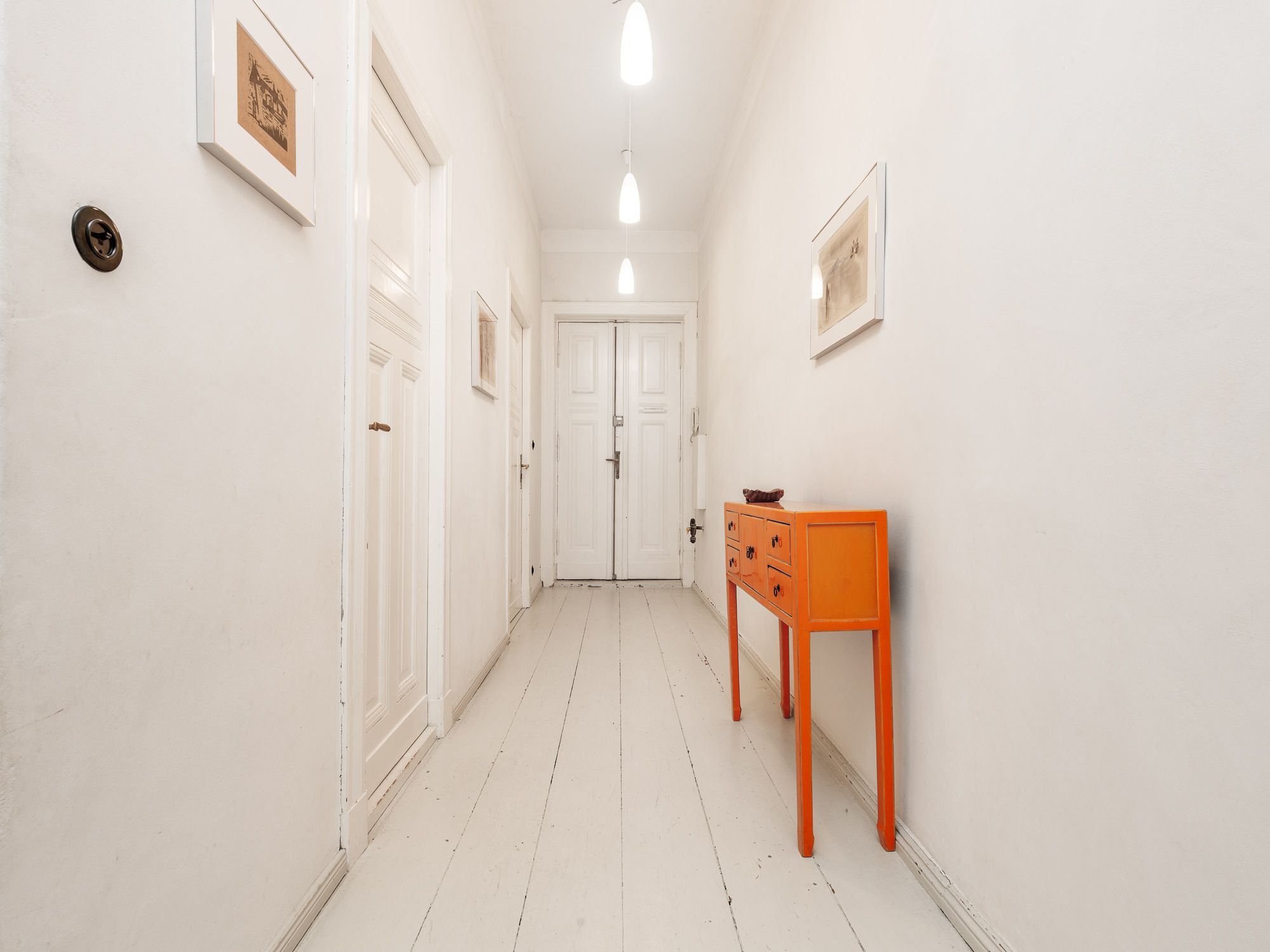 Flur mit tollem Lichtkonzept und Raumklima 