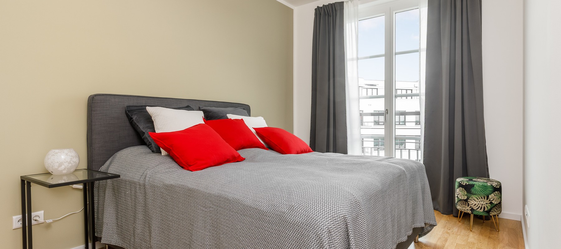 Schlafzimmer mit Boxspringbett Schlafzimmer mit Boxspringbett
