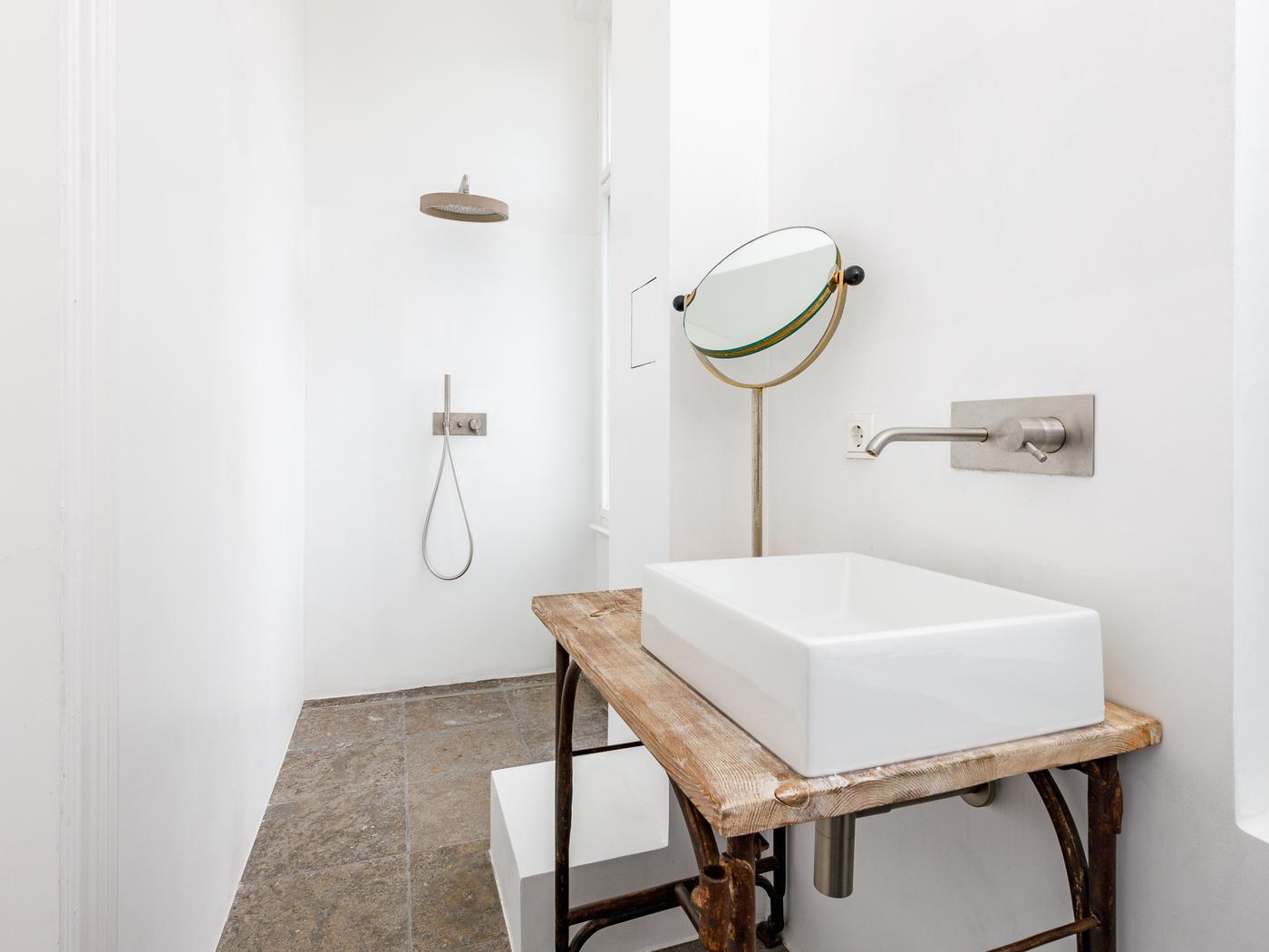 Herrschaftliche Altbauwohnung mit Einliegerbereich fußläufig zum Bayerischen Platz