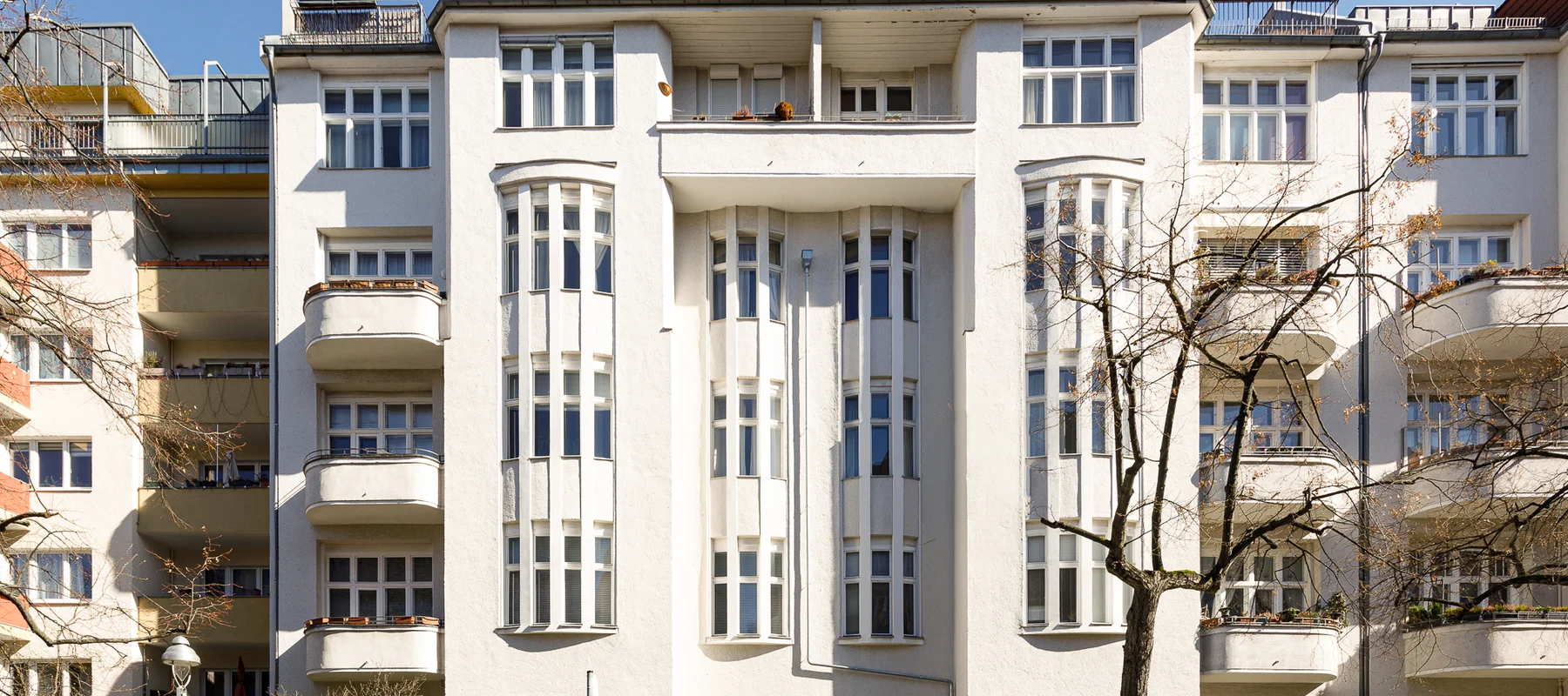 Schöner Altbau mit Balkon und viel Charme: Ruhiges Wohnen in einer der schönsten Lagen des Güntzelkiezes