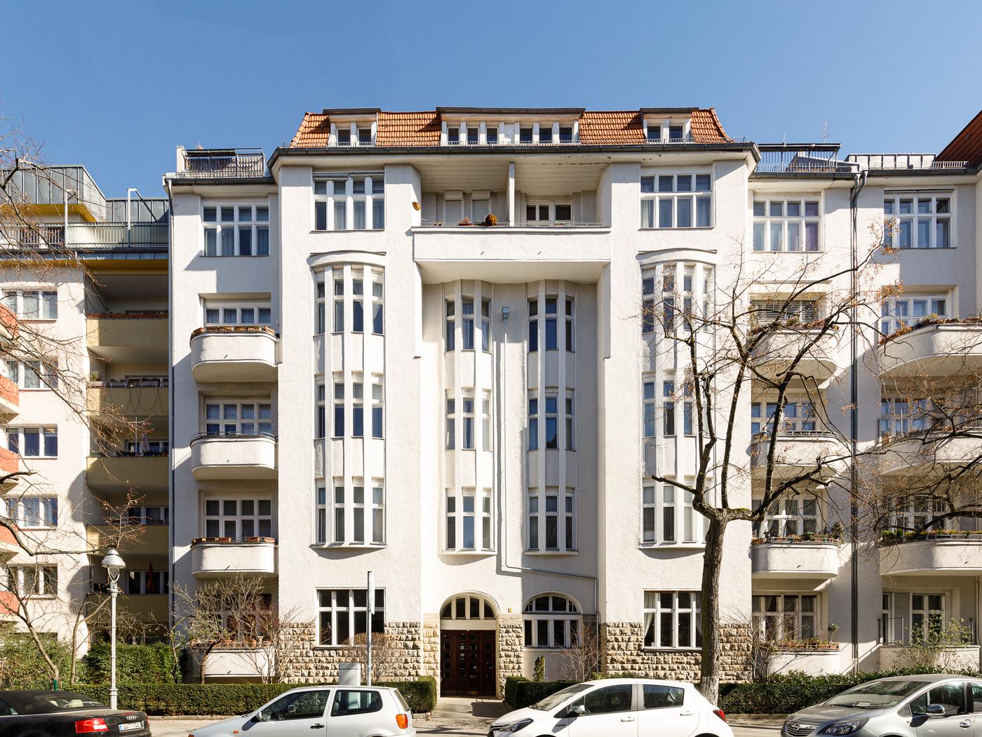 Schöner Altbau mit Balkon und viel Charme: Ruhiges Wohnen in einer der schönsten Lagen des Güntzelkiezes