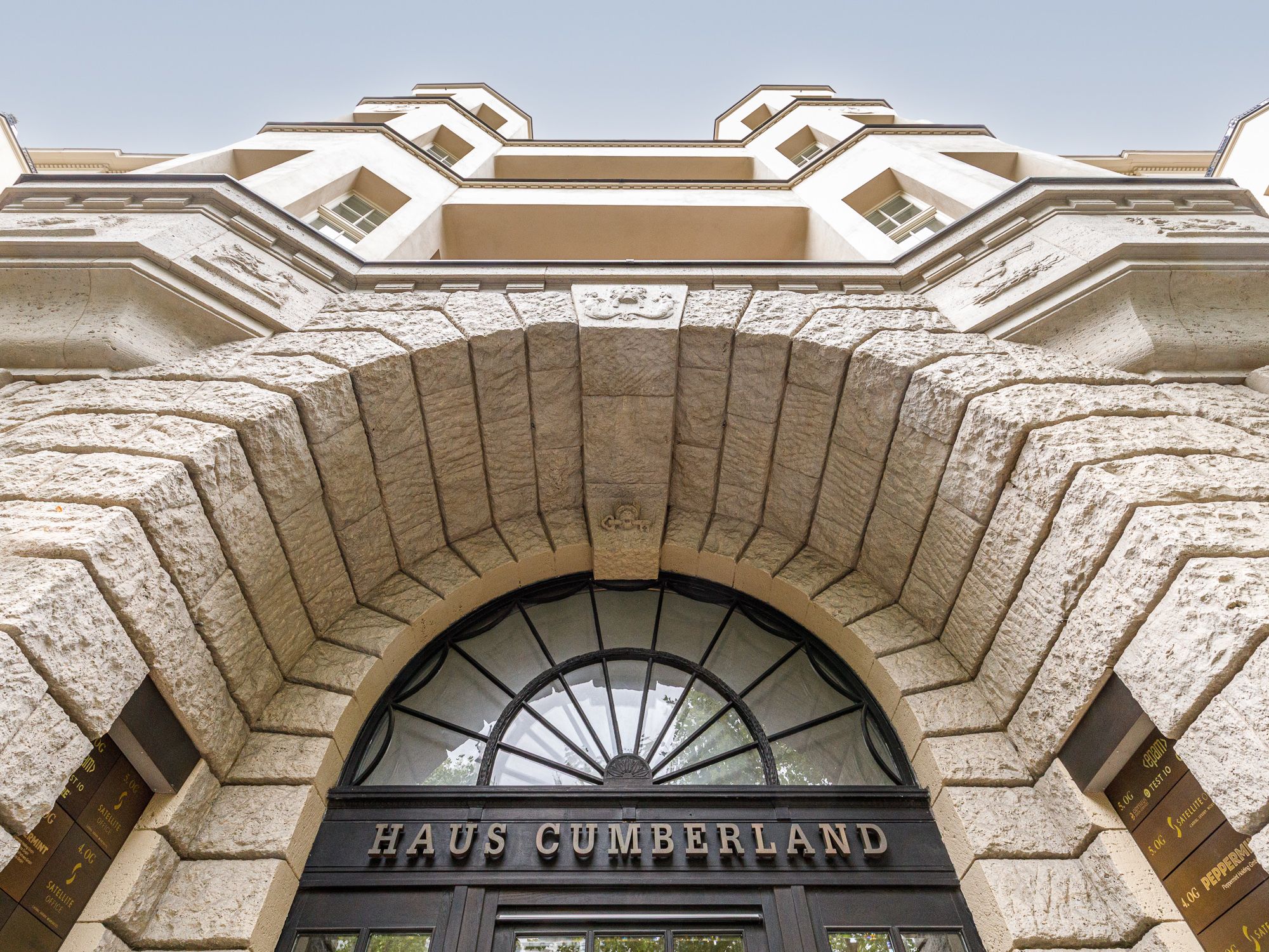 Torbogen vom Haus Cumberland   