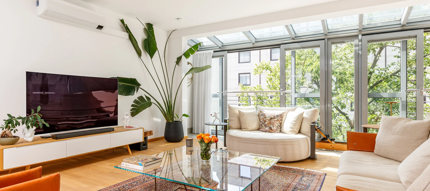 Großzügige, ruhige Stadtwohnung mit Wintergarten, zwei Terrassen & Sauna am KaDeWe