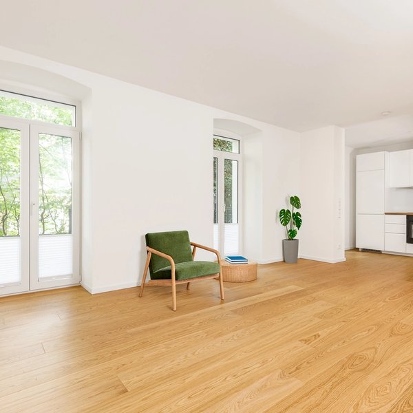 Wohnzimmer Küche Fenster Sessel Parkett