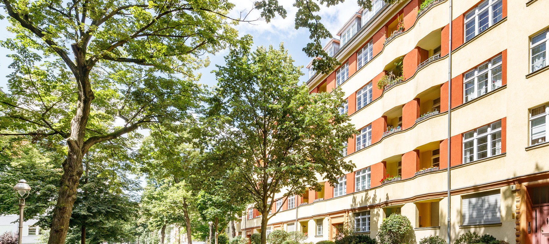 Repräsentatives Mehrfamilienhaus nahe dem Ku'damm Repräsentatives Mehrfamilienhaus nahe dem Ku'damm