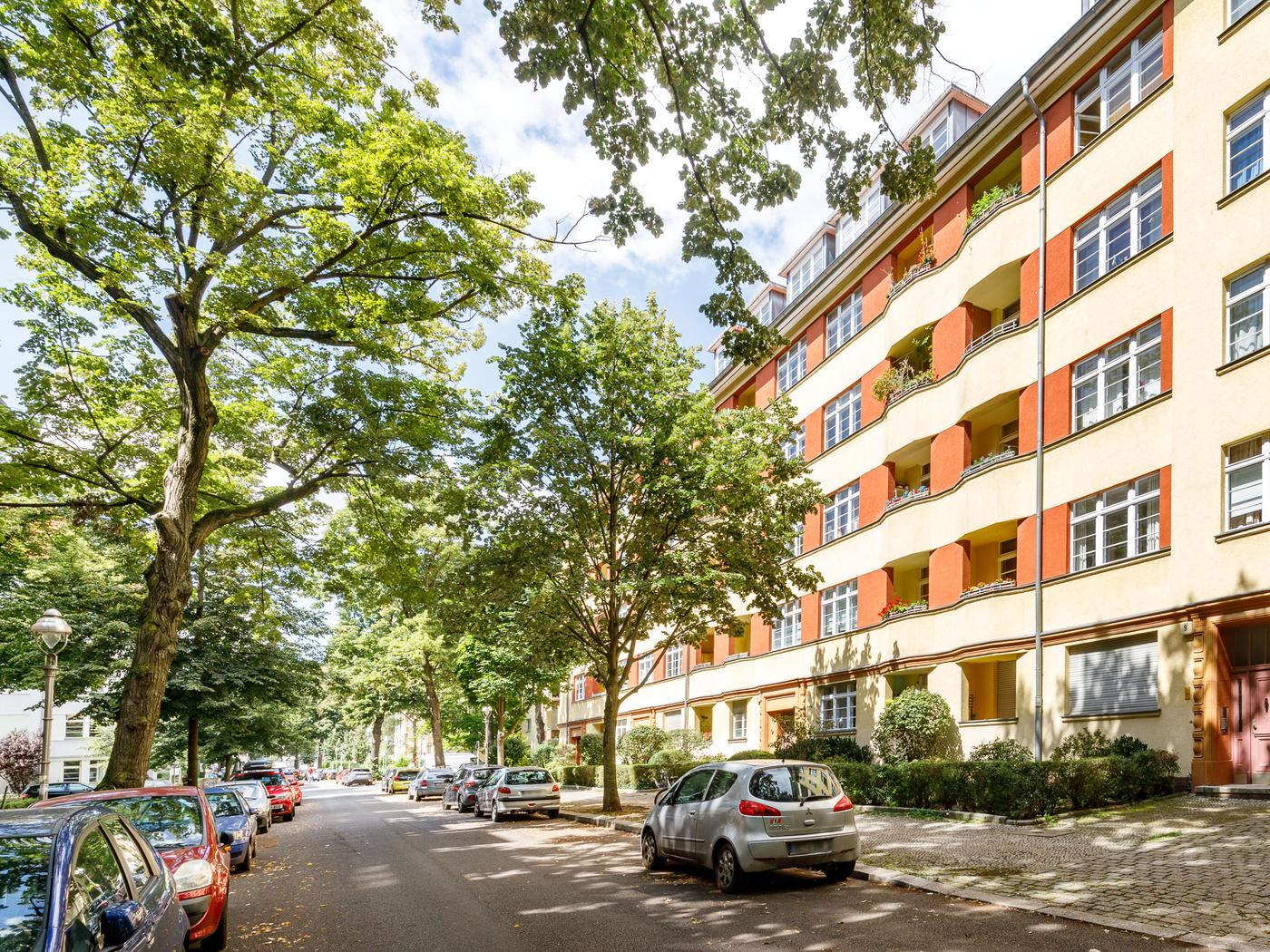 Repräsentatives Mehrfamilienhaus nahe dem Ku'damm Repräsentatives Mehrfamilienhaus nahe dem Ku'damm