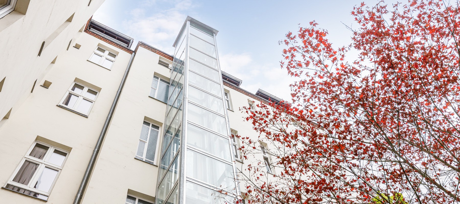 Ansicht des Hinterhauses mit Fahrstuhl Ansicht des Hinterhauses mit Fahrstuhl