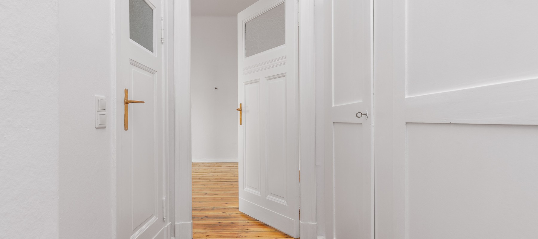 Ansicht vom Flur ins Wohnzimmer Ansicht vom Flur ins Wohnzimmer