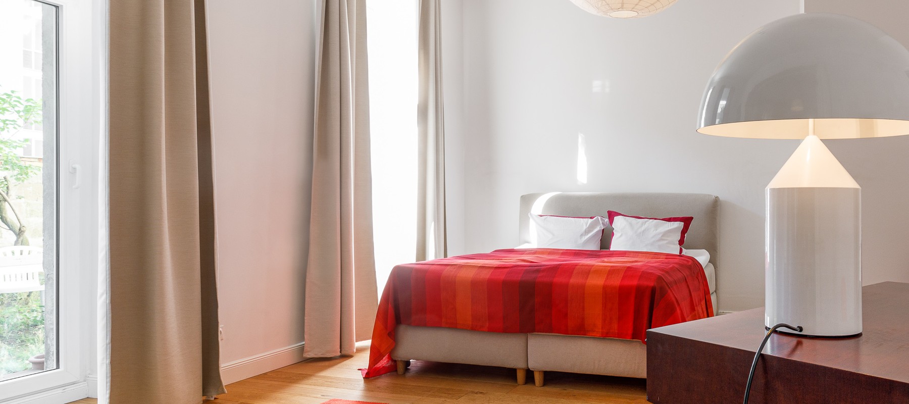 Master-Bedroom zum ruhigen Garten Master-Bedroom zum ruhigen Garten