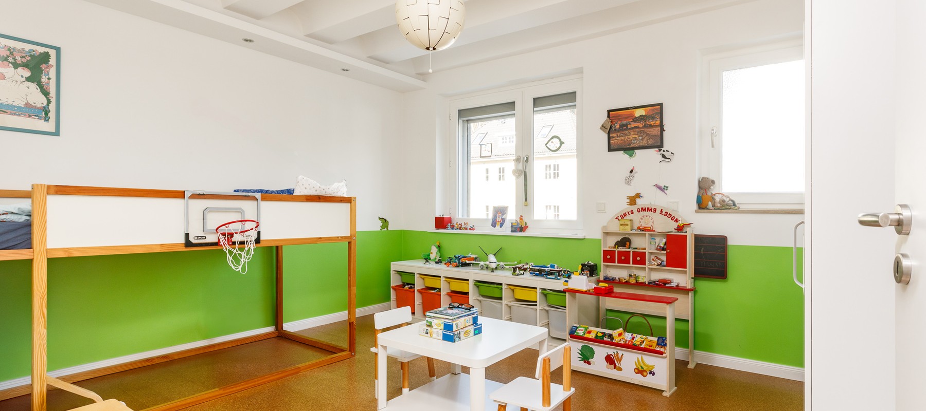 Spielzimmer mit Korkboden Spielzimmer mit Korkboden